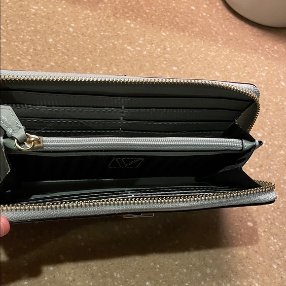 Victoria's Secret Palm Green Croc Wallet - Picture 2 of 7